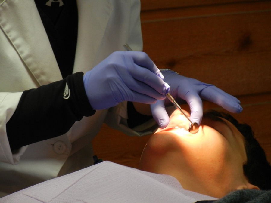 Implantologia dentale: cos’è e quando ricorrervi